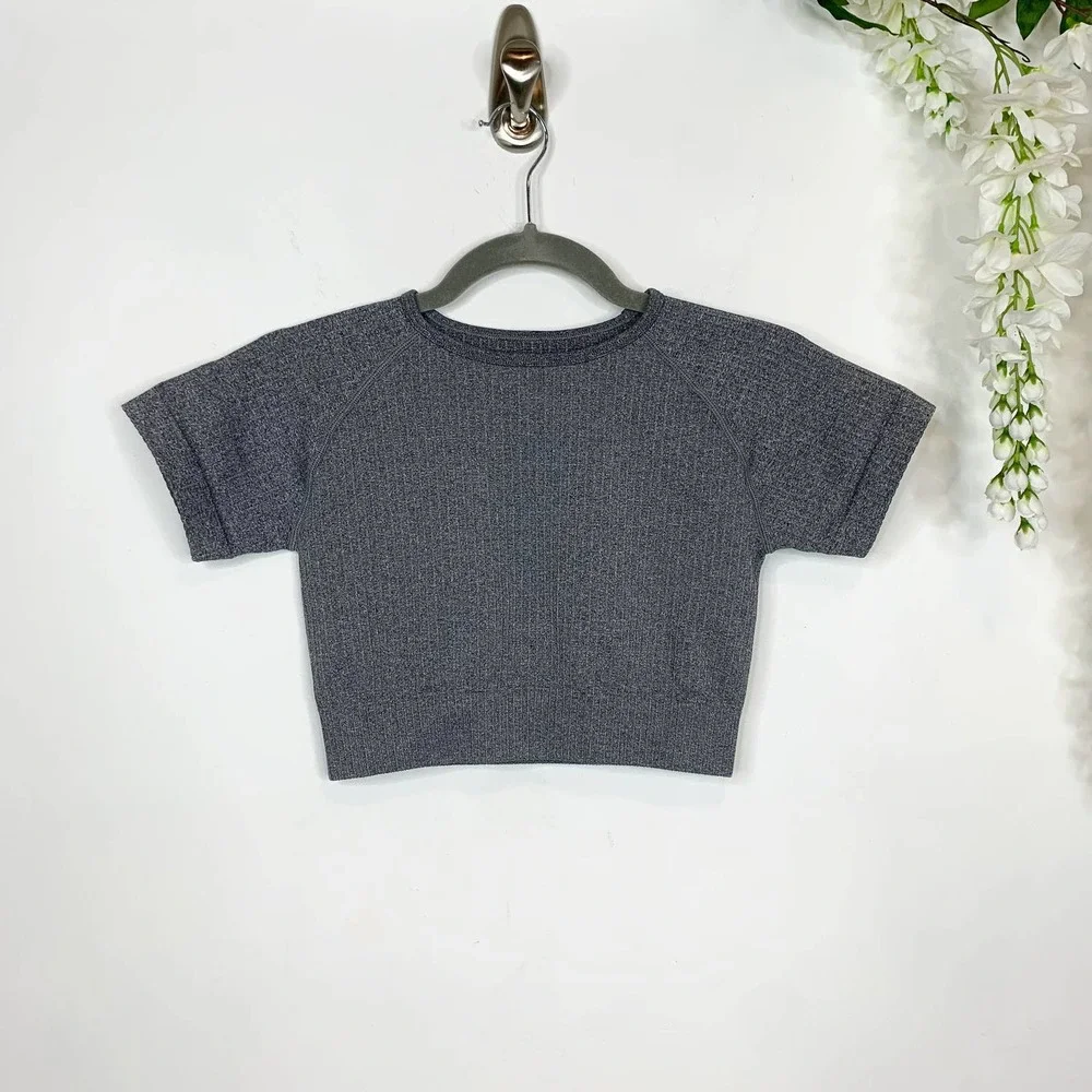 Athleisure crop top compression sports top short sleeves ribbed knit gray - Picture 1 of 6